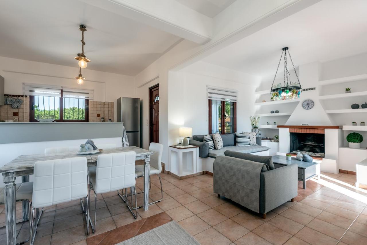 Apteramare Tradidtional House 'New Listing 2022' ハニア エクステリア 写真