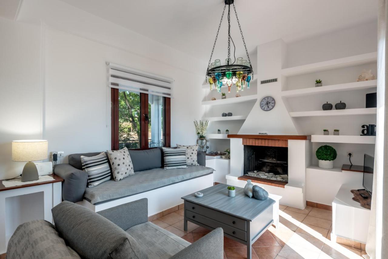 Apteramare Tradidtional House 'New Listing 2022' ハニア エクステリア 写真