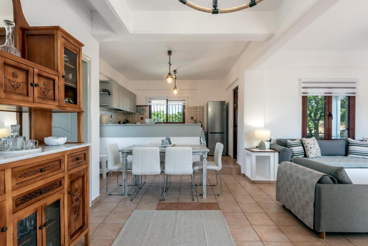 Apteramare Tradidtional House 'New Listing 2022' ハニア エクステリア 写真
